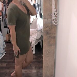 Me to We small olive green ribbed T-shirt dress